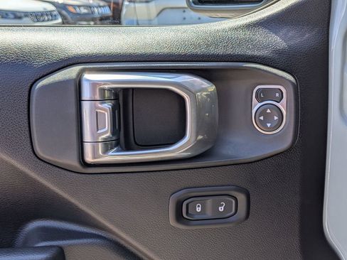 Used 2023 Jeep Wrangler Unlimited w/ Cold Weather Group image 12