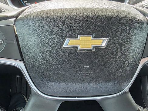 Used 2019 Chevrolet Traverse LT FWD image 14