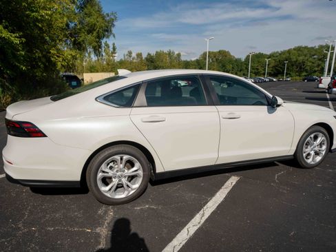 New 2025 Honda Accord LX image 6