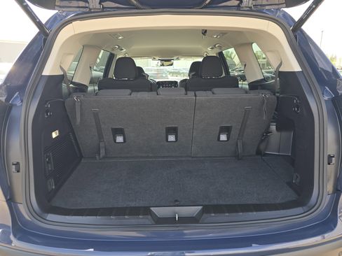 Certified 2025 Subaru Ascent Premium AWD/4WD image 16