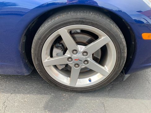 Used 2005 Chevrolet Corvette Coupe w/ Preferred Equipment Group RWD image 22