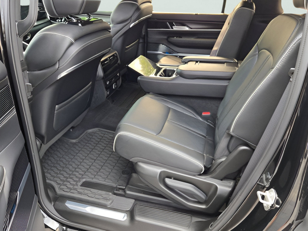 Used 2024 Jeep Grand Wagoneer Series II Obsidian w/ Quick Order Packagew 28T AWD/4WD image 24