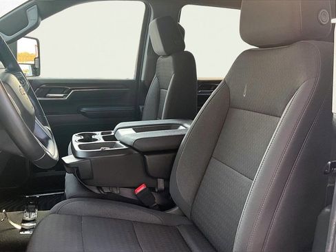 Used 2024 Chevrolet Silverado 3500 LT image 17