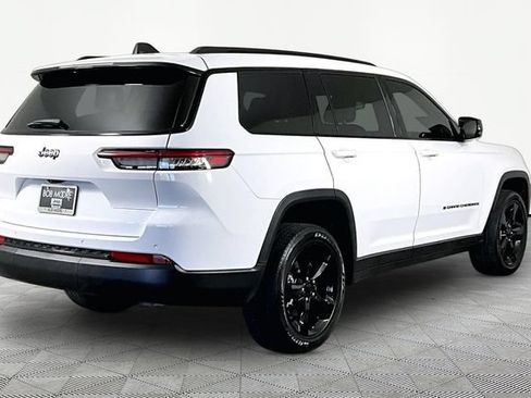 Used 2023 Jeep Grand Cherokee L Laredo RWD image 6
