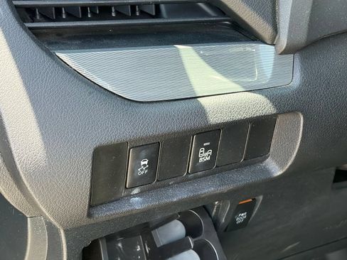 Used 2015 Toyota Sienna SE Premium FWD image 8