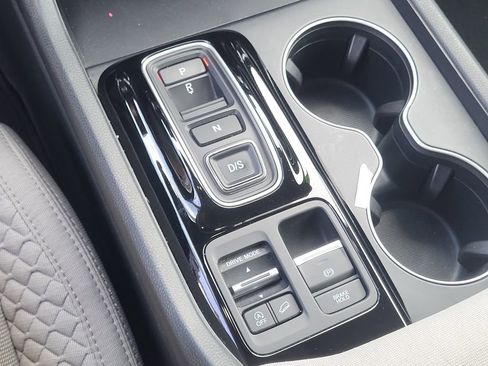Used 2023 Honda Pilot LX image 18
