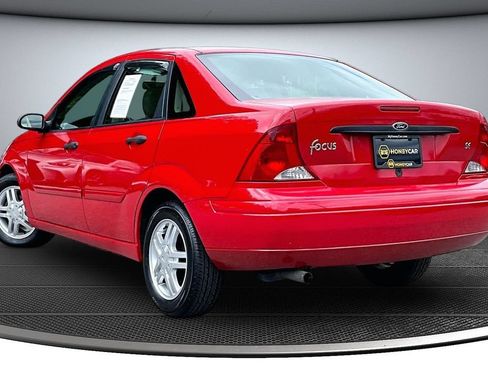 Used 2001 Ford Focus SE FWD image 4