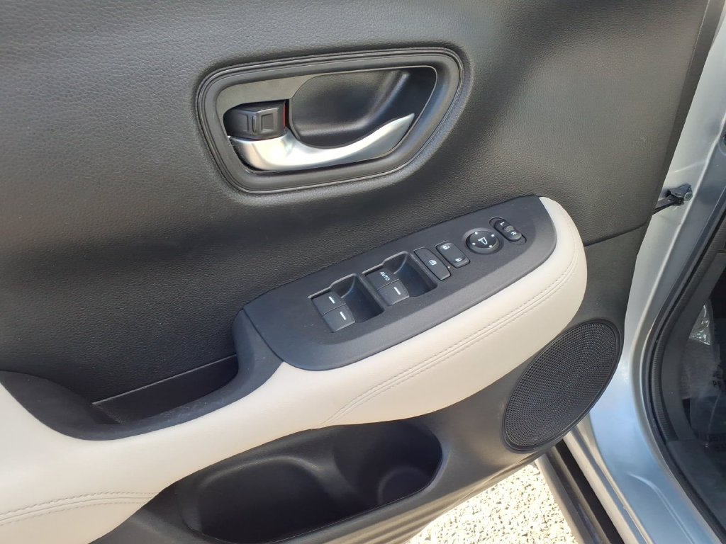 Certified 2024 Honda HR-V LX image 18