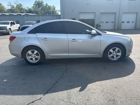 Used 2014 Chevrolet Cruze LT FWD image 2