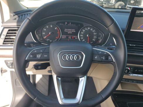Used 2021 Audi Q5 Premium w/ Convenience Package image 21