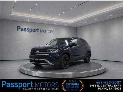 Used 2023 Volkswagen Atlas SE w/ Panoramic Sunroof Package image 3