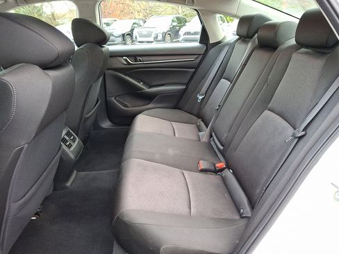 Used 2019 Honda Accord EX image 10
