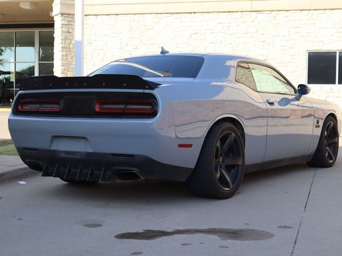 Used 2021 Dodge Challenger R/T Scat Pack RWD image 3