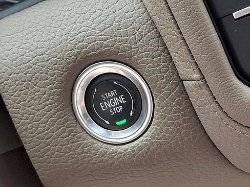 Used 2021 GMC Yukon Denali w/ Denali Premium Package AWD/4WD image 24