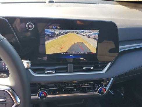 Used 2026 Chevrolet Equinox LT w/ Convenience Package II FWD image 29