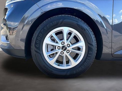 Used 2024 Kia Carnival LX FWD image 31
