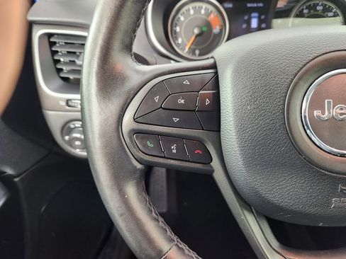 Used 2019 Jeep Cherokee Trailhawk w/ Cold Weather Group AWD/4WD image 17