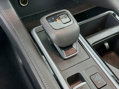 Used 2025 Nissan Pathfinder SV image 24