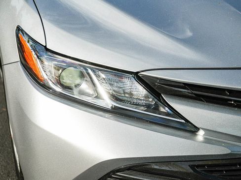 Used 2019 Toyota Camry LE w/ Carpet Mat Package FWD image 8