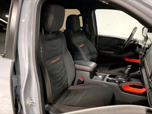 Used 2025 Nissan Frontier PRO-4X AWD/4WD image 9