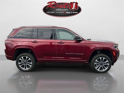 Used 2023 Jeep Grand Cherokee Overland w/ Luxury Tech Group IV image 5