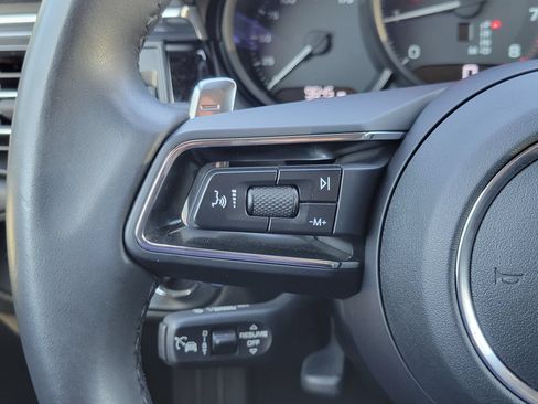 Certified 2024 Porsche Macan AWD/4WD image 13