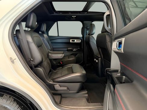 Certified 2024 Ford Explorer ST-Line w/ Class IV Trailer Tow Package AWD/4WD image 30