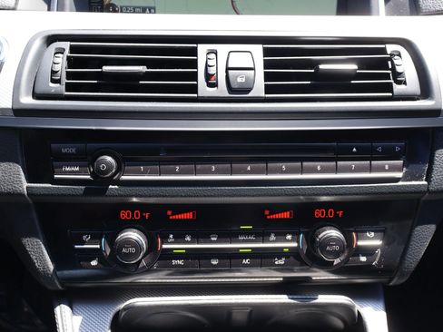 Used 2014 BMW 550i xDrive Sedan image 28