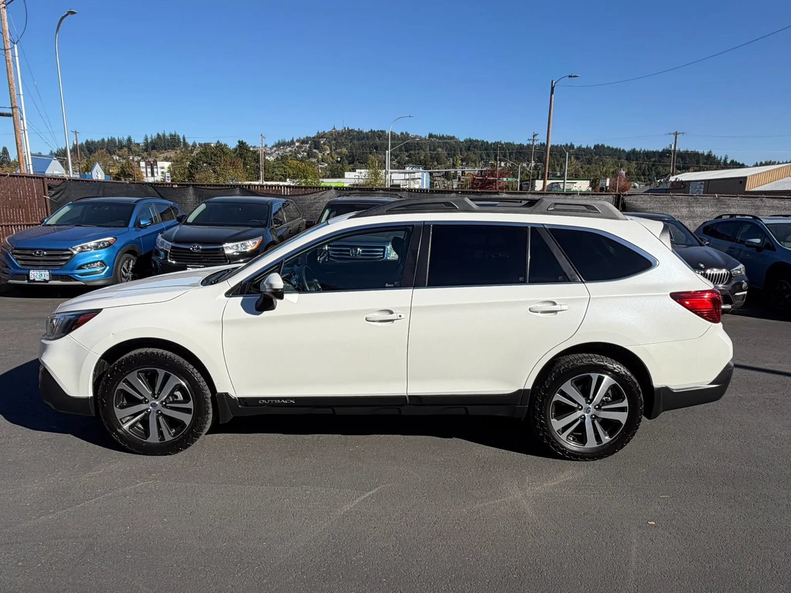 Used 2019 Subaru Outback 3.6R Limited w/ Popular Package #2 AWD/4WD image 9