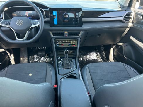 New 2026 Volkswagen Taos SE FWD image 19