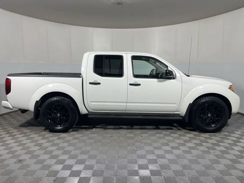Used 2019 Nissan Frontier SV w/ Value Truck Package RWD image 9