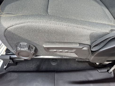 Used 2025 Jeep Wrangler Sport image 14