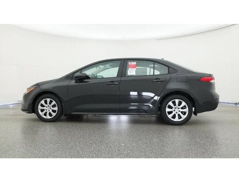 Used 2025 Toyota Corolla LE FWD image 24