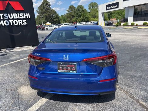 Used 2022 Honda Civic LX image 4