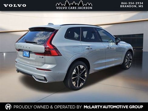 New 2026 Volvo XC60 B5 Plus w/ Protection Package Premier AWD/4WD image 4