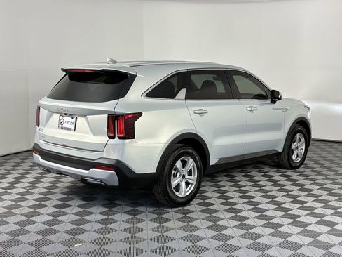 New 2026 Kia Sorento LX image 7
