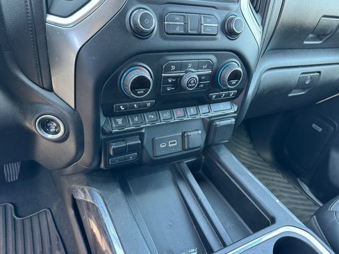 Used 2020 Chevrolet Silverado 2500 LTZ w/ LTZ Premium Package AWD/4WD image 12