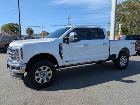 Used 2025 Ford F250 Lariat w/ Chrome Package image 8