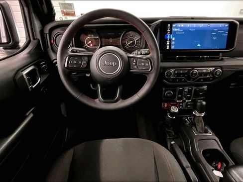 Used 2024 Jeep Wrangler Unlimited Rubicon w/ Technology Group AWD/4WD image 6