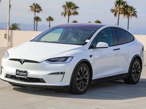 Used 2023 Tesla Model X AWD/4WD image 3
