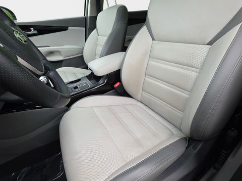 Used 2019 Kia Sorento SX FWD image 17
