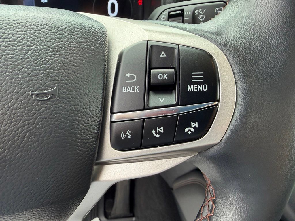 Used 2025 Ford Explorer Active w/ Active Comfort Package AWD/4WD image 13
