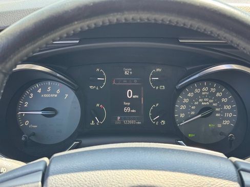 Used 2019 Toyota Sequoia SR5 AWD/4WD image 14