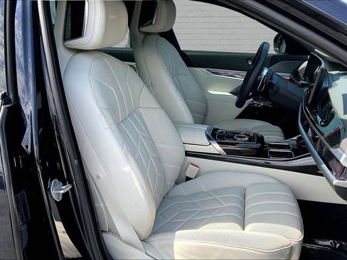 Used 2025 BMW 750e xDrive AWD/4WD image 20