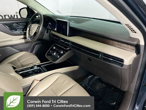 Used 2020 Lincoln Corsair Reserve image 32