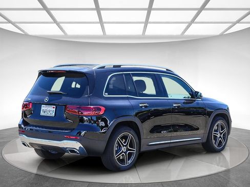 Used 2026 Mercedes-Benz GLB 250 image 3