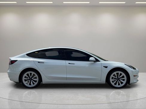 Used 2022 Tesla Model 3 Long Range AWD/4WD image 6