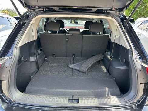 Used 2018 Volkswagen Tiguan SE FWD image 50