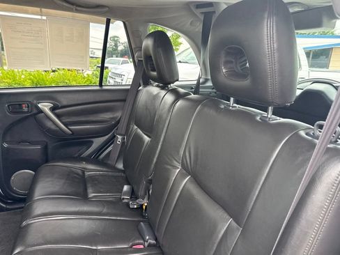 Used 2004 Toyota RAV4 4WD image 12