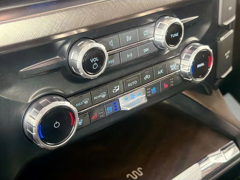 Used 2023 Ford F350 King Ranch w/ FX4 Off-Road Package image 16